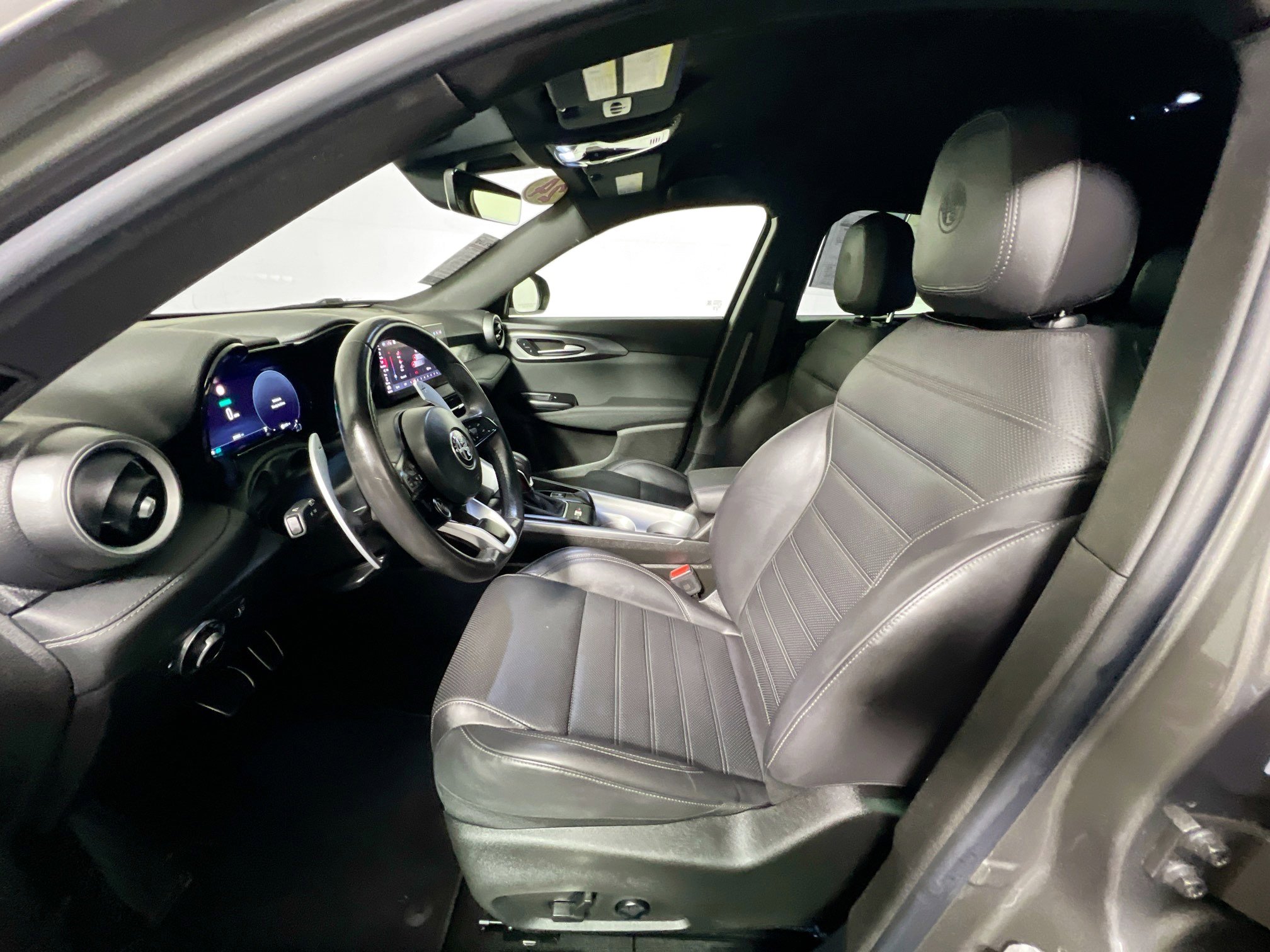 Used 2024 Alfa Romeo Tonale Veloce w/ Premium Interior Package image 14