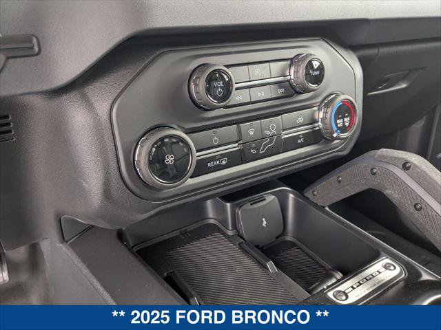 New 2025 Ford Bronco Badlands AWD/4WD image 14
