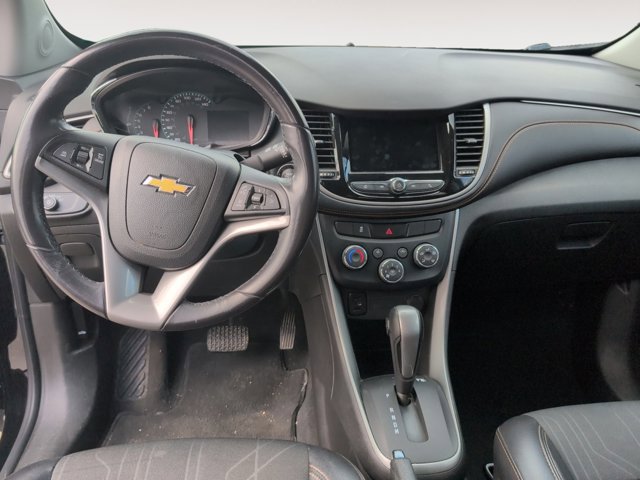 Used 2019 Chevrolet Trax LT w/ Sun & Sound Package image 10