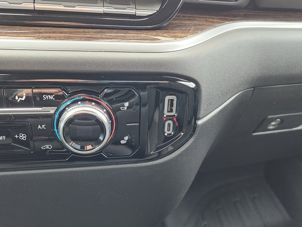 New 2026 GMC Sierra 1500 Elevation w/ LPO, Elevation Black Package image 30