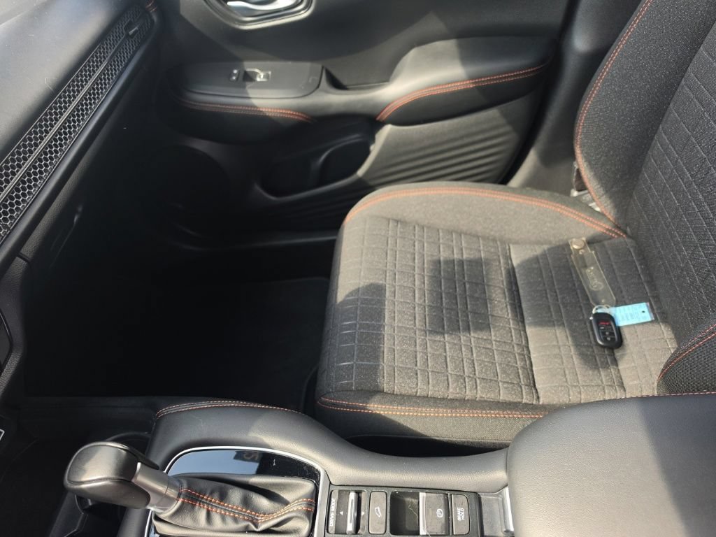 Certified 2025 Honda HR-V Sport image 23