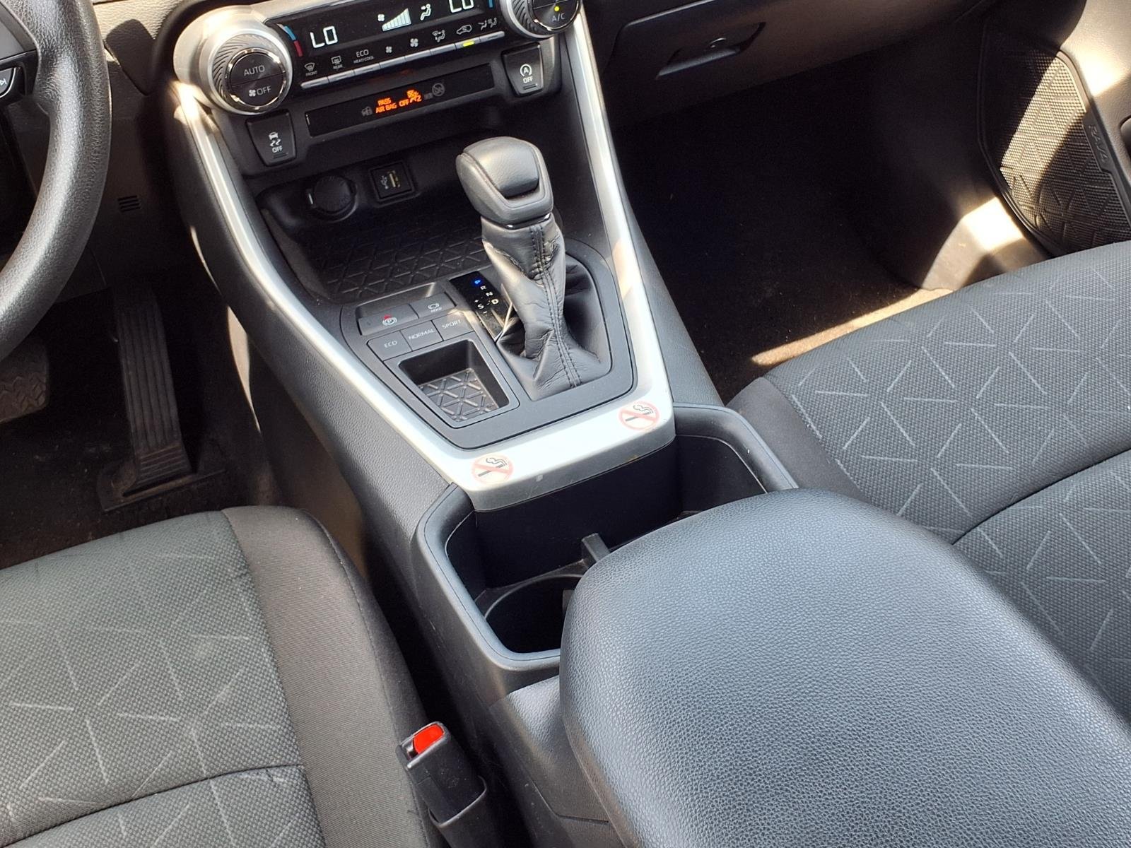 Used 2024 Toyota RAV4 XLE FWD image 9