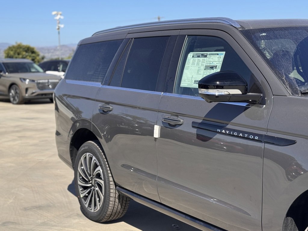 New 2025 Lincoln Navigator Black Label image 5