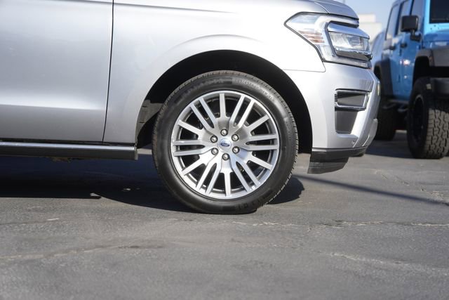 Used 2023 Ford Expedition Max Limited AWD/4WD image 4