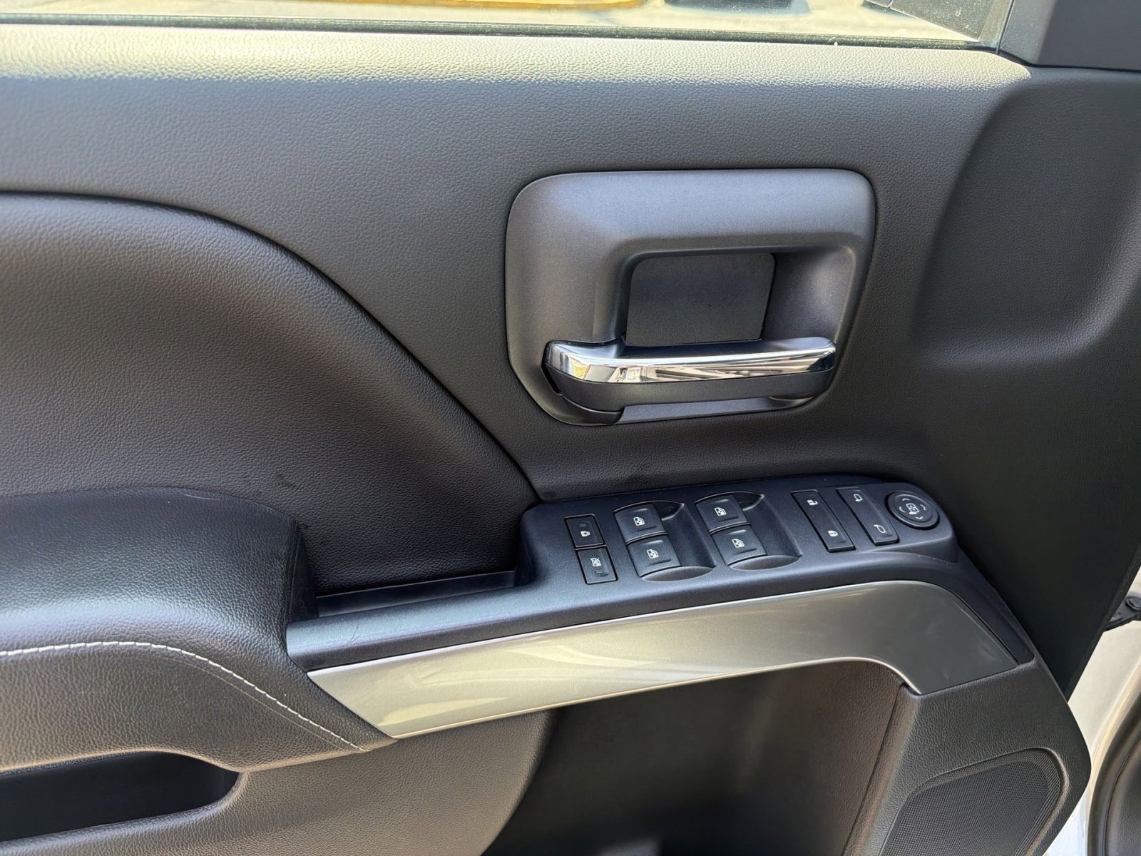 Used 2018 Chevrolet Silverado 1500 LT w/ All Star Edition image 15