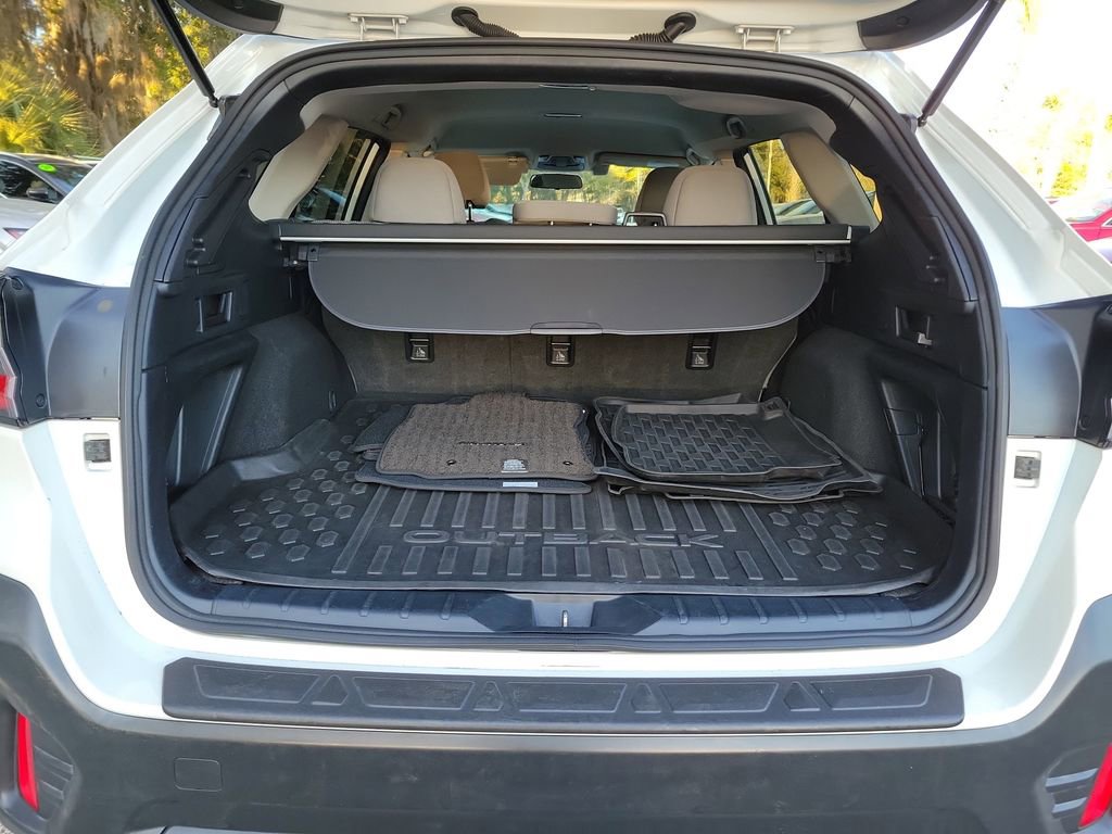 Used 2022 Subaru Outback Premium image 15