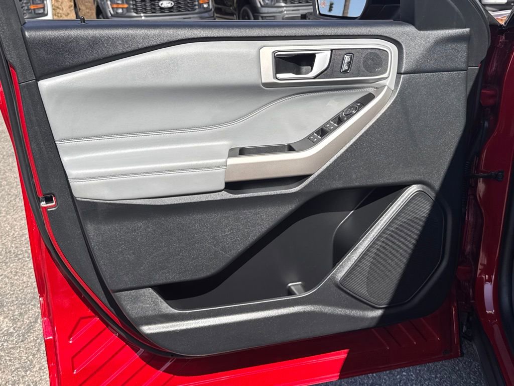 Certified 2023 Ford Explorer XLT w/ Equipment Group 202A image 16