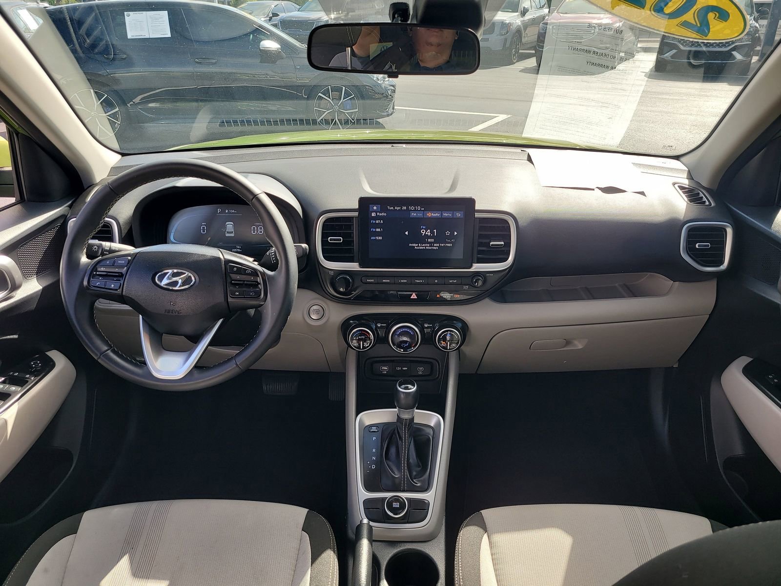 Used 2024 Hyundai Venue SEL FWD image 12