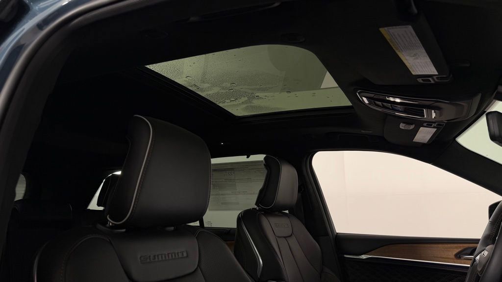 New 2026 Jeep Grand Cherokee Summit AWD/4WD image 35