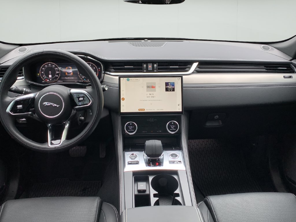 Used 2025 Jaguar F-PACE R-Dynamic S AWD/4WD image 20