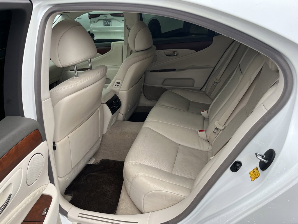 Used 2011 Lexus LS 460 w/ Comfort Pkg image 29