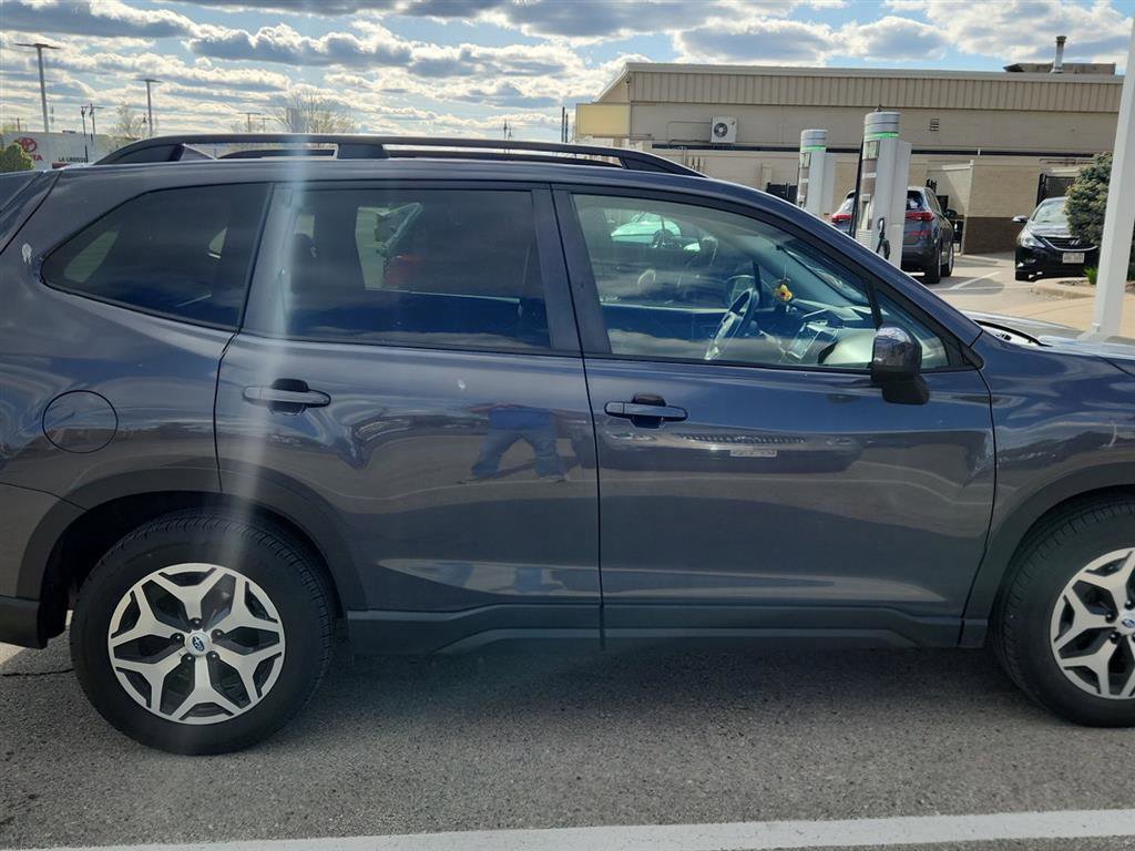 Used 2021 Subaru Forester Premium AWD/4WD image 3