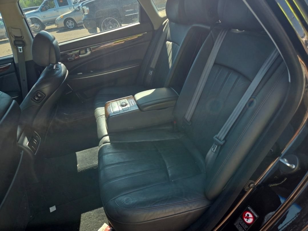 Used 2013 Hyundai Equus Signature RWD image 7