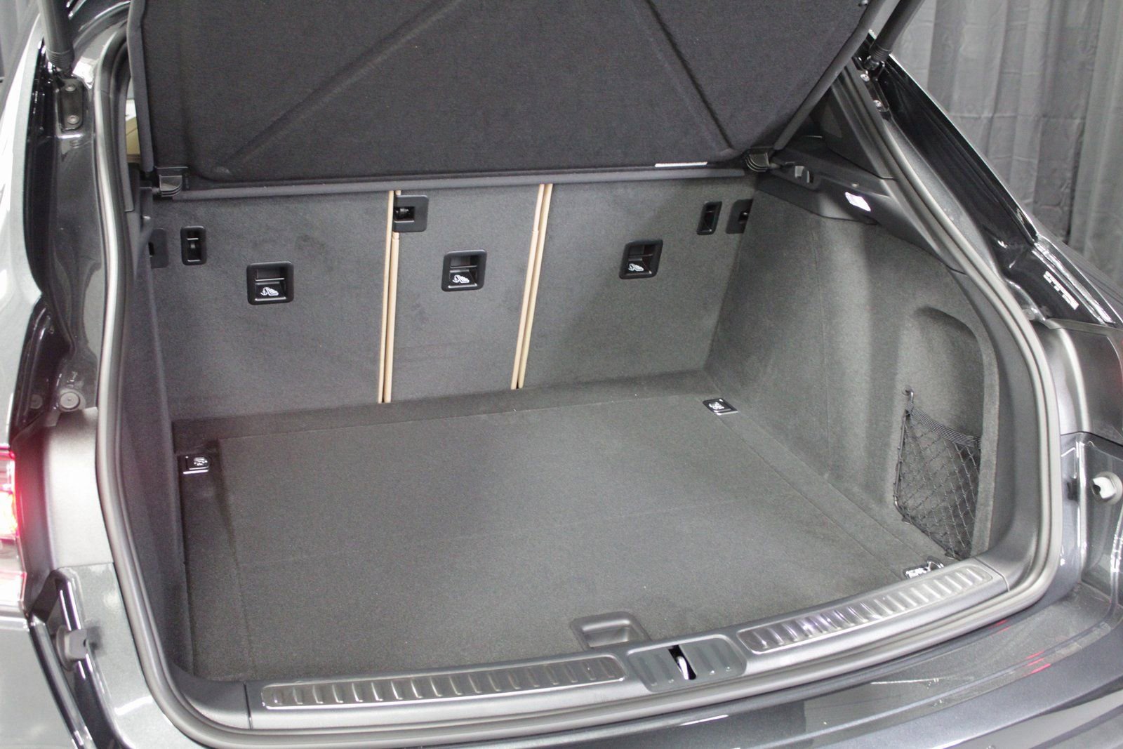 New 2026 Porsche Macan image 17