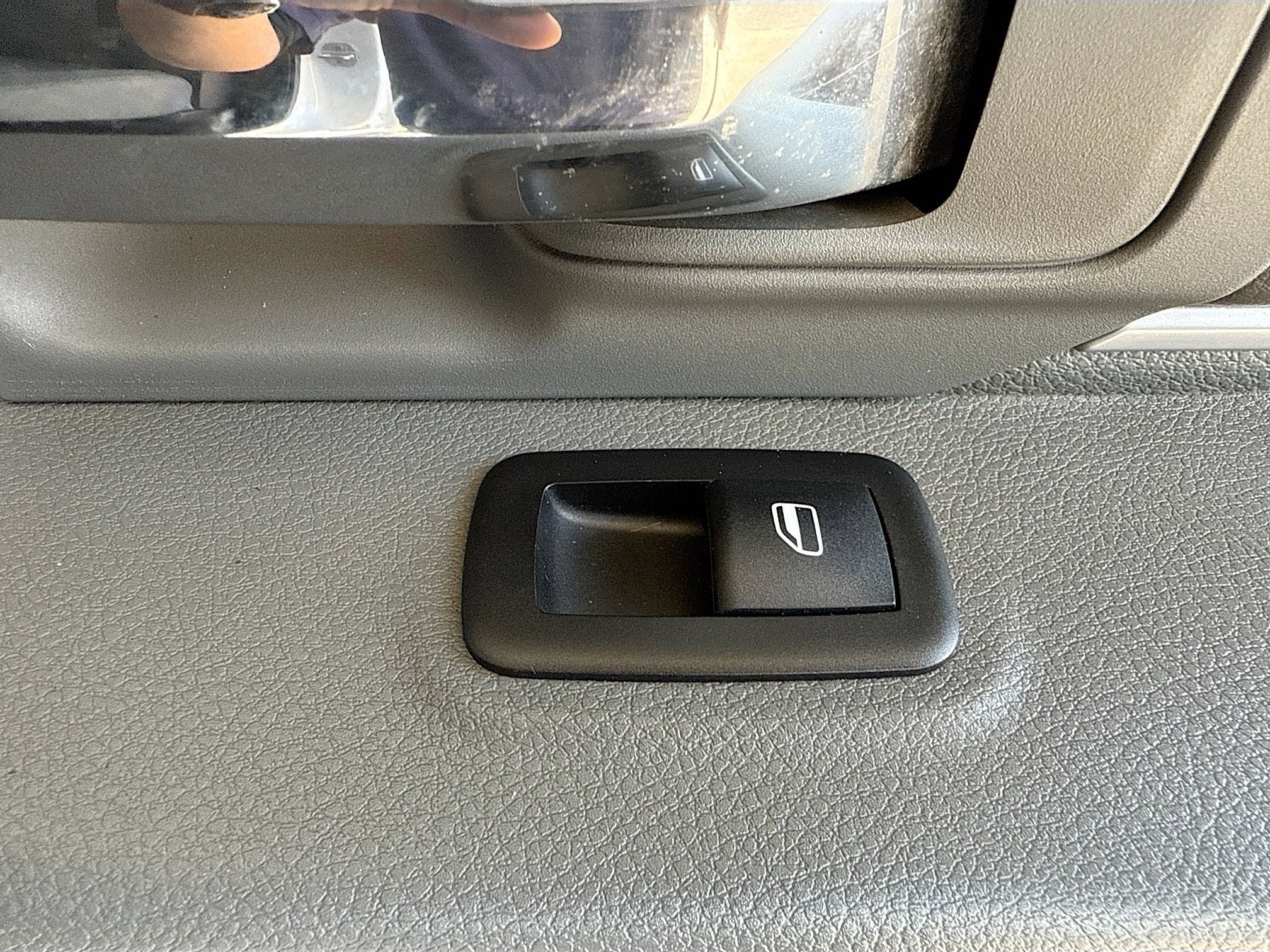 Used 2016 RAM 2500 SLT image 28