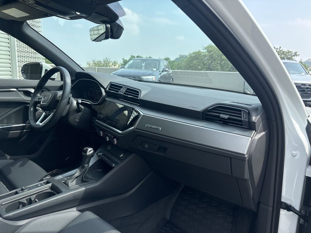 Used 2025 Audi Q3 2.0T Premium w/ Convenience Package AWD/4WD image 15