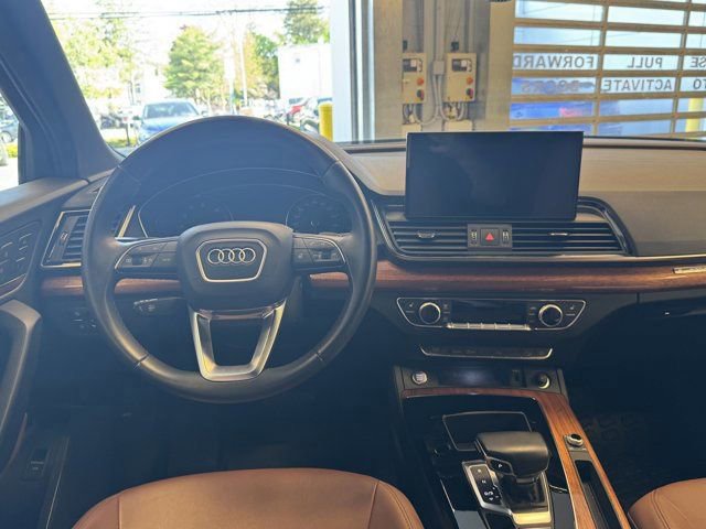 Used 2022 Audi Q5 2.0T Premium w/ Convenience Package AWD/4WD image 12