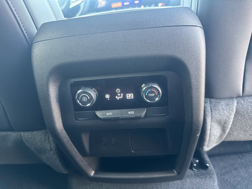 New 2027 Chevrolet Traverse LT AWD/4WD image 23