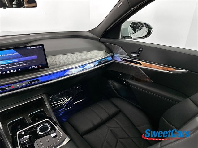 Used 2025 BMW 740i xDrive image 38