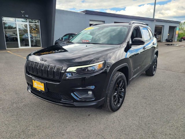 Used 2023 Jeep Cherokee Altitude Lux