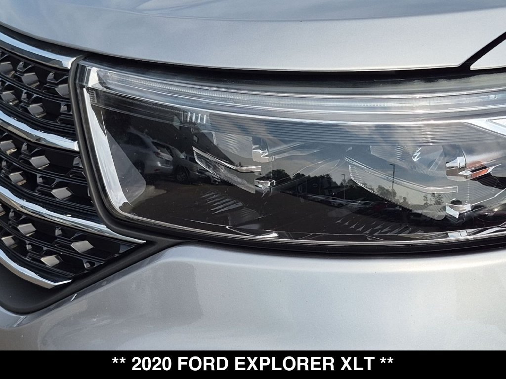 Used 2020 Ford Explorer XLT w/ Equipment Group 202A AWD/4WD image 16