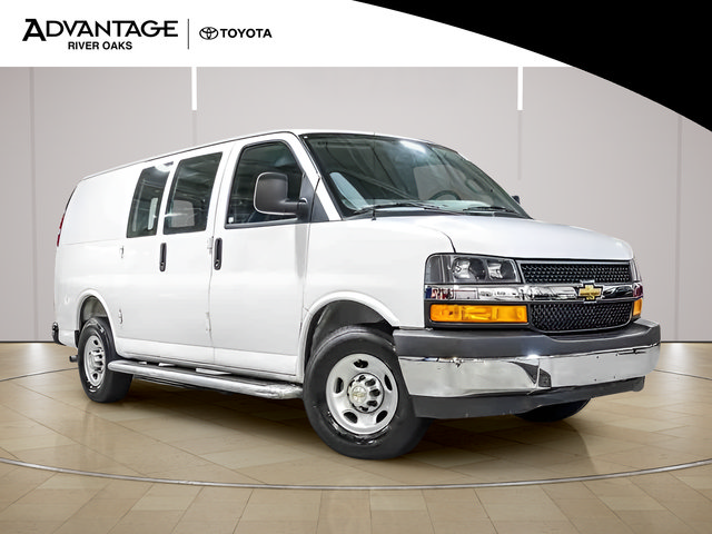 Used 2025 Chevrolet Express 2500 w/ Driver Convenience Package RWD image 2