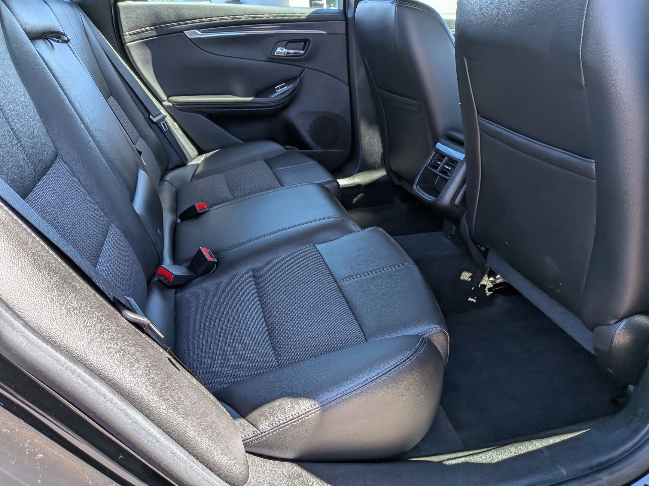 Used 2017 Chevrolet Impala LT FWD image 27