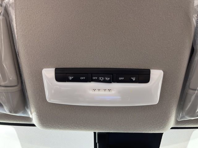 New 2025 Nissan Versa SV w/ Trunk Package image 31