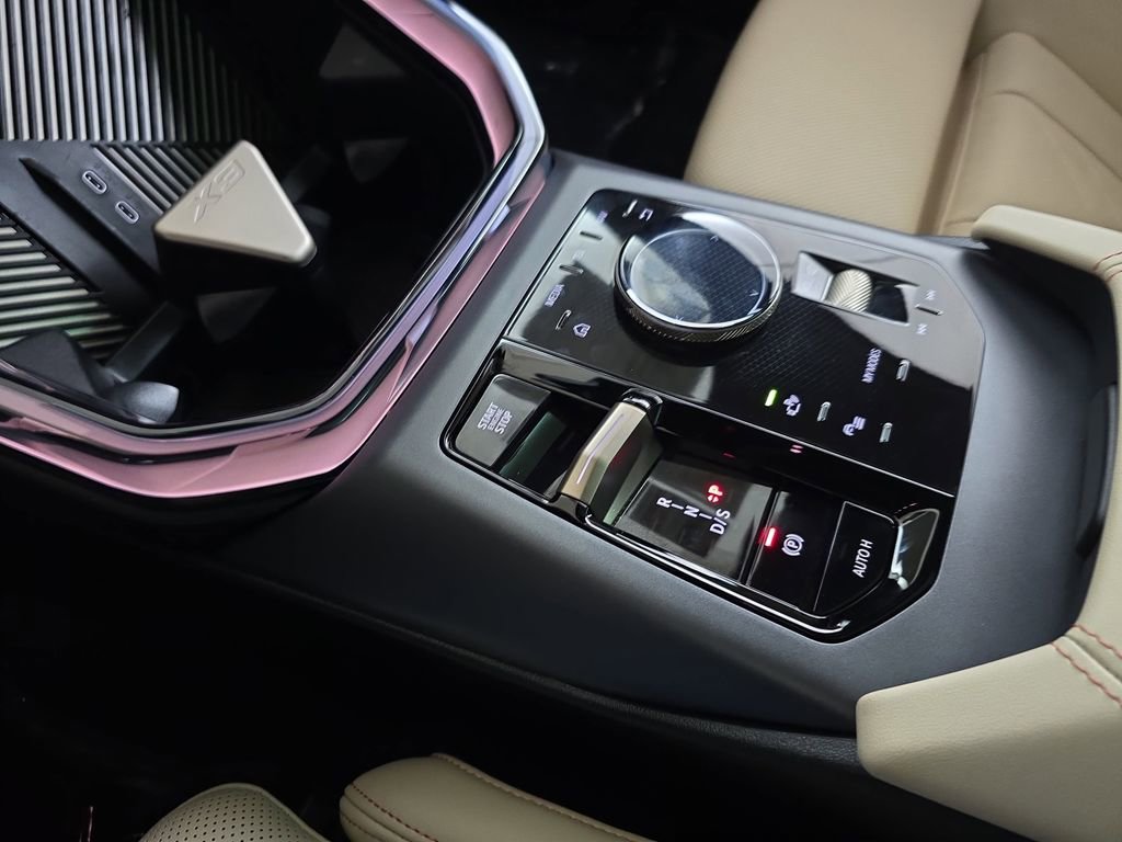 Used 2025 BMW X3 xDrive30i w/ Convenience Package image 27