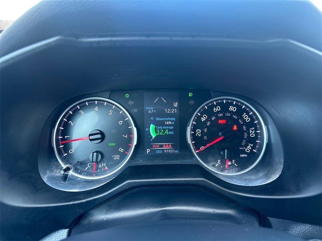 Used 2020 Toyota RAV4 XLE image 18