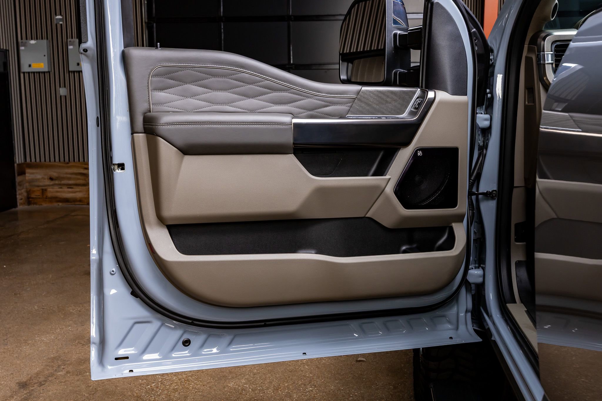 Used 2026 Ford F250 Platinum w/ Platinum Plus Package image 35