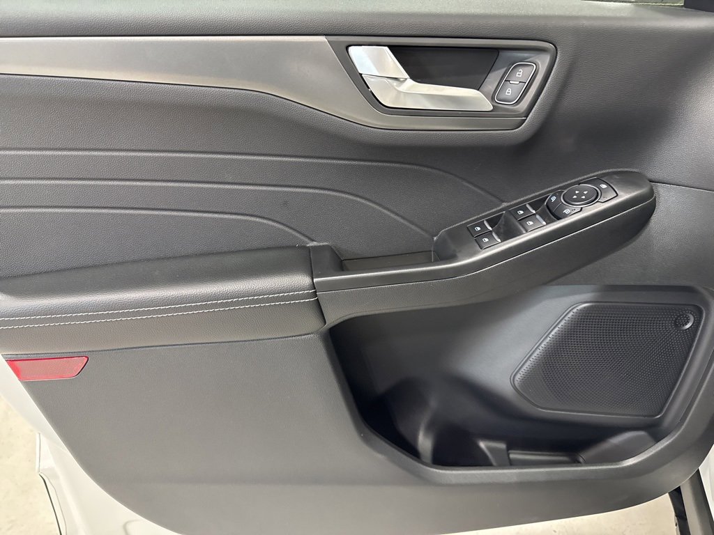 New 2025 Ford Escape SE w/ Class II Trailer Tow Package image 19