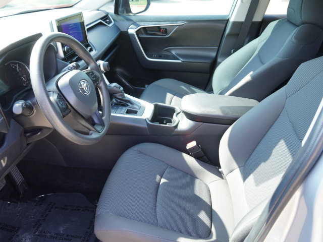 Used 2025 Toyota RAV4 LE AWD/4WD image 17