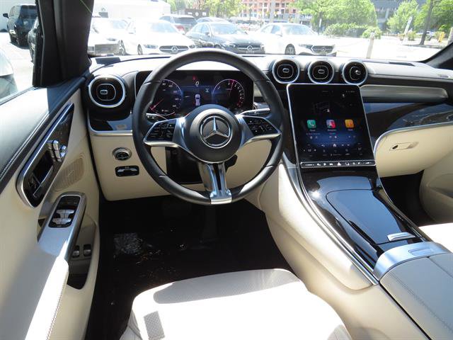 Used 2025 Mercedes-Benz GLC 350e 4MATIC image 10