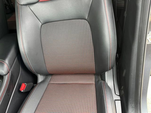 Used 2025 Nissan Kicks SR FWD image 9