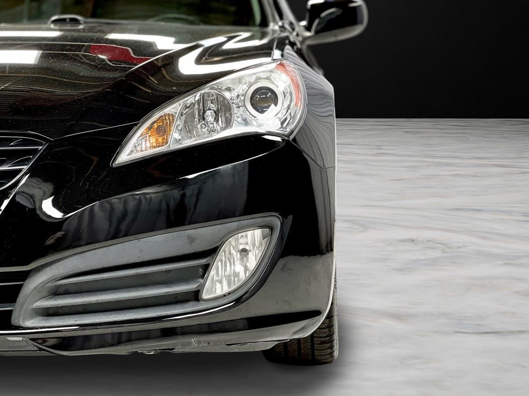Used 2011 Hyundai Genesis 3.8 image 27