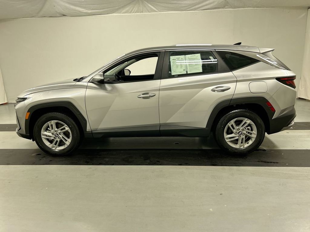 Used 2025 Hyundai Tucson SE image 7