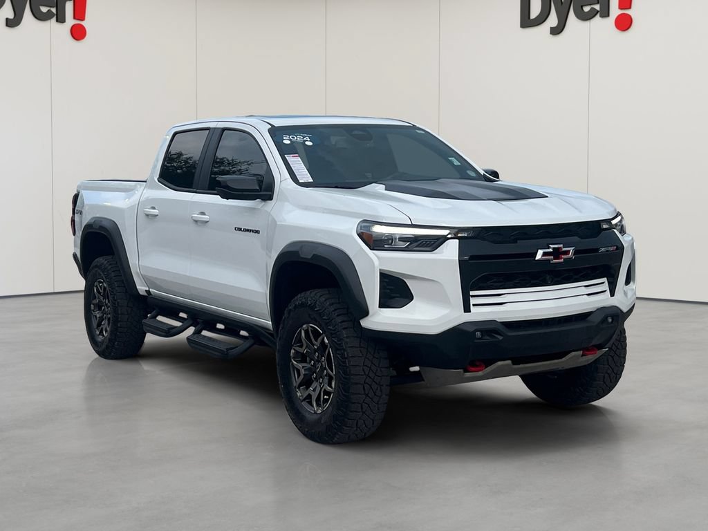 Used 2024 Chevrolet Colorado ZR2 w/ Technology Package AWD/4WD image 7