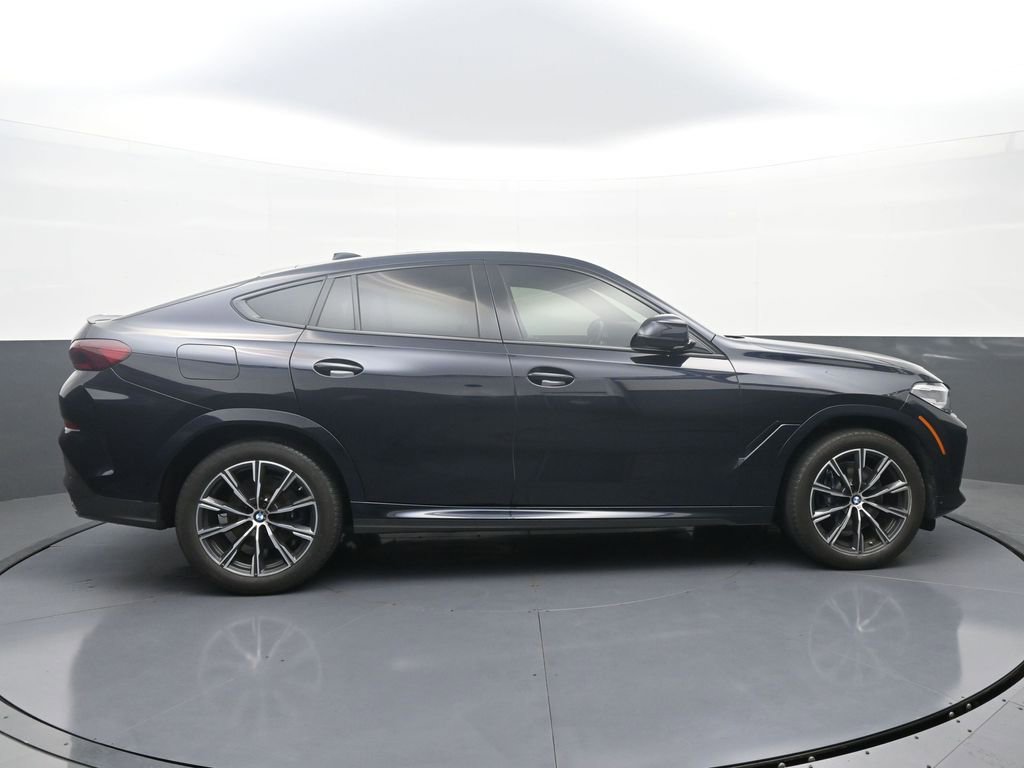 Used 2022 BMW X6 xDrive40i w/ M Sport Package AWD/4WD image 8