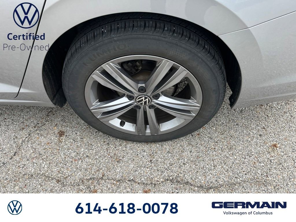 Used 2023 Volkswagen Jetta SE w/ Panoramic Sunroof Package FWD image 15