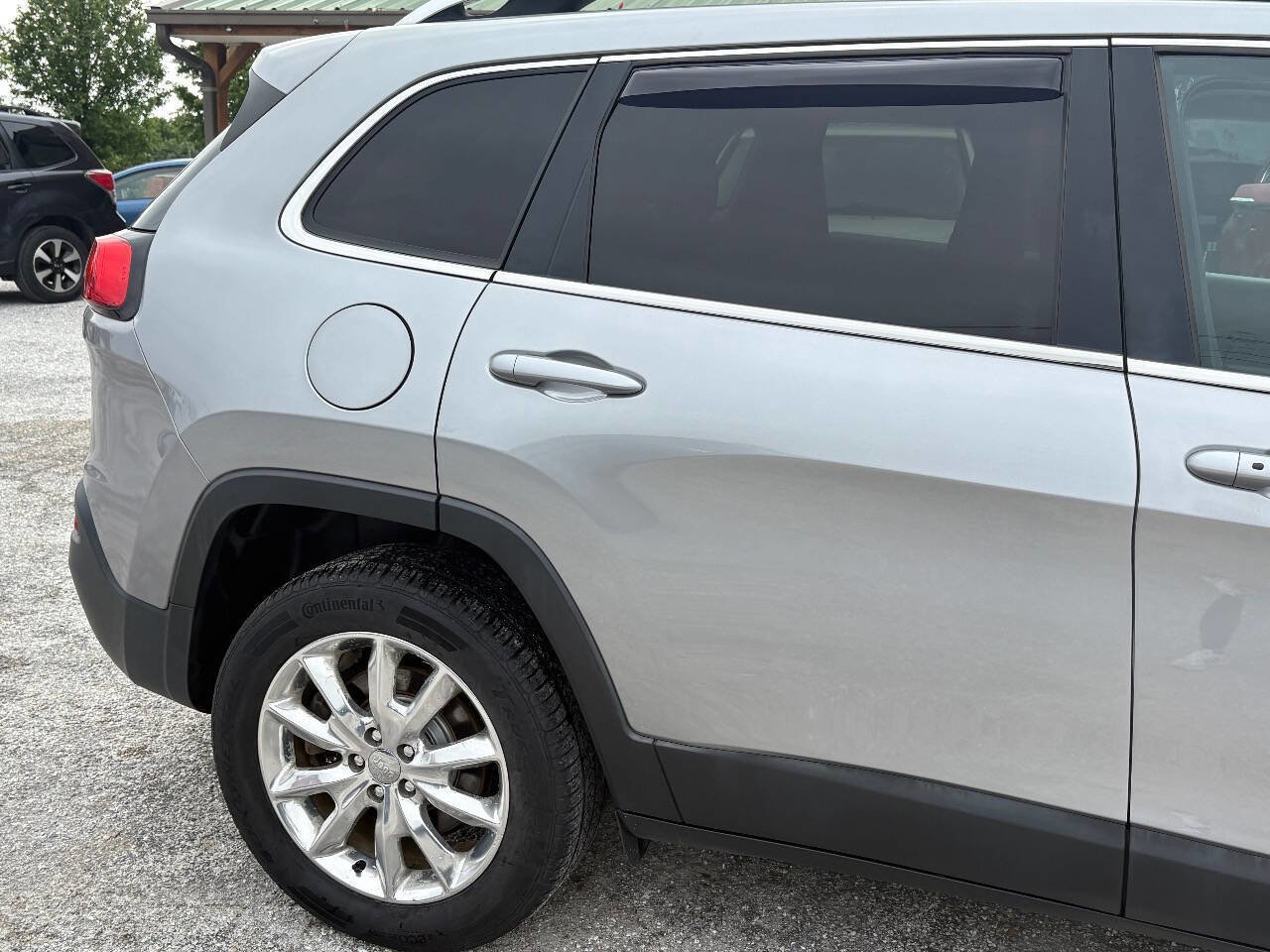 Used 2015 Jeep Cherokee Limited AWD/4WD image 13