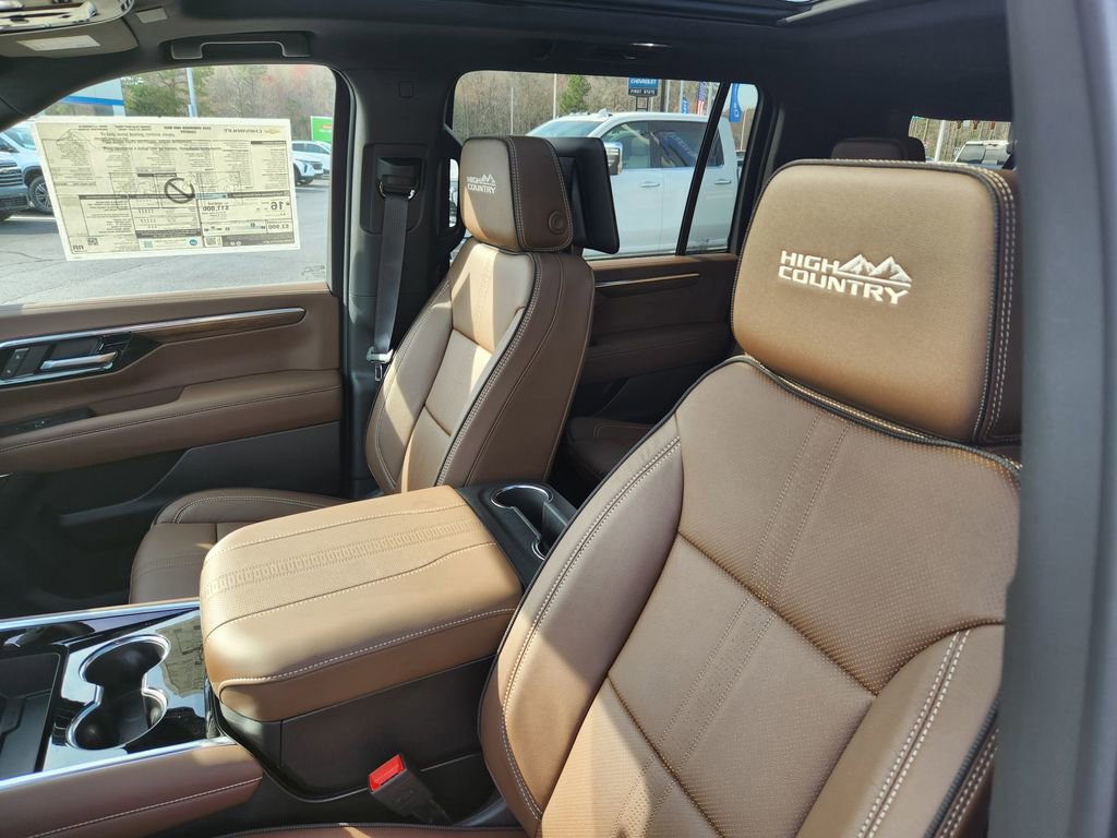New 2026 Chevrolet Suburban High Country image 14