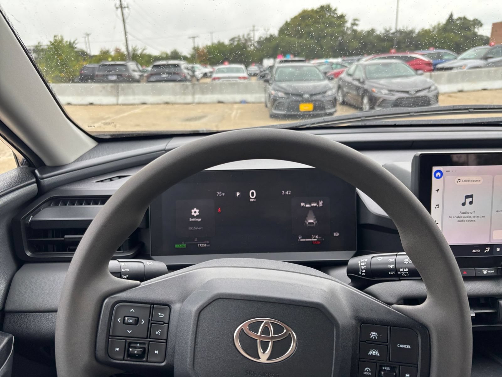 Used 2026 Toyota RAV4 LE AWD/4WD image 32