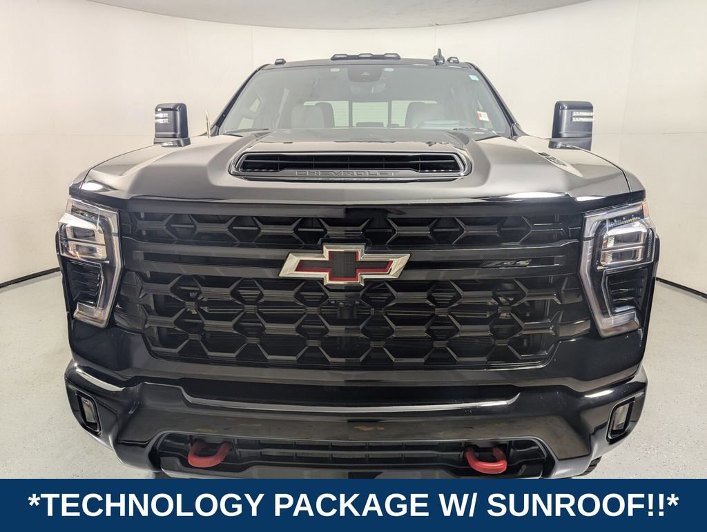 Used 2024 Chevrolet Silverado 2500 ZR2 w/ Technology Package image 2