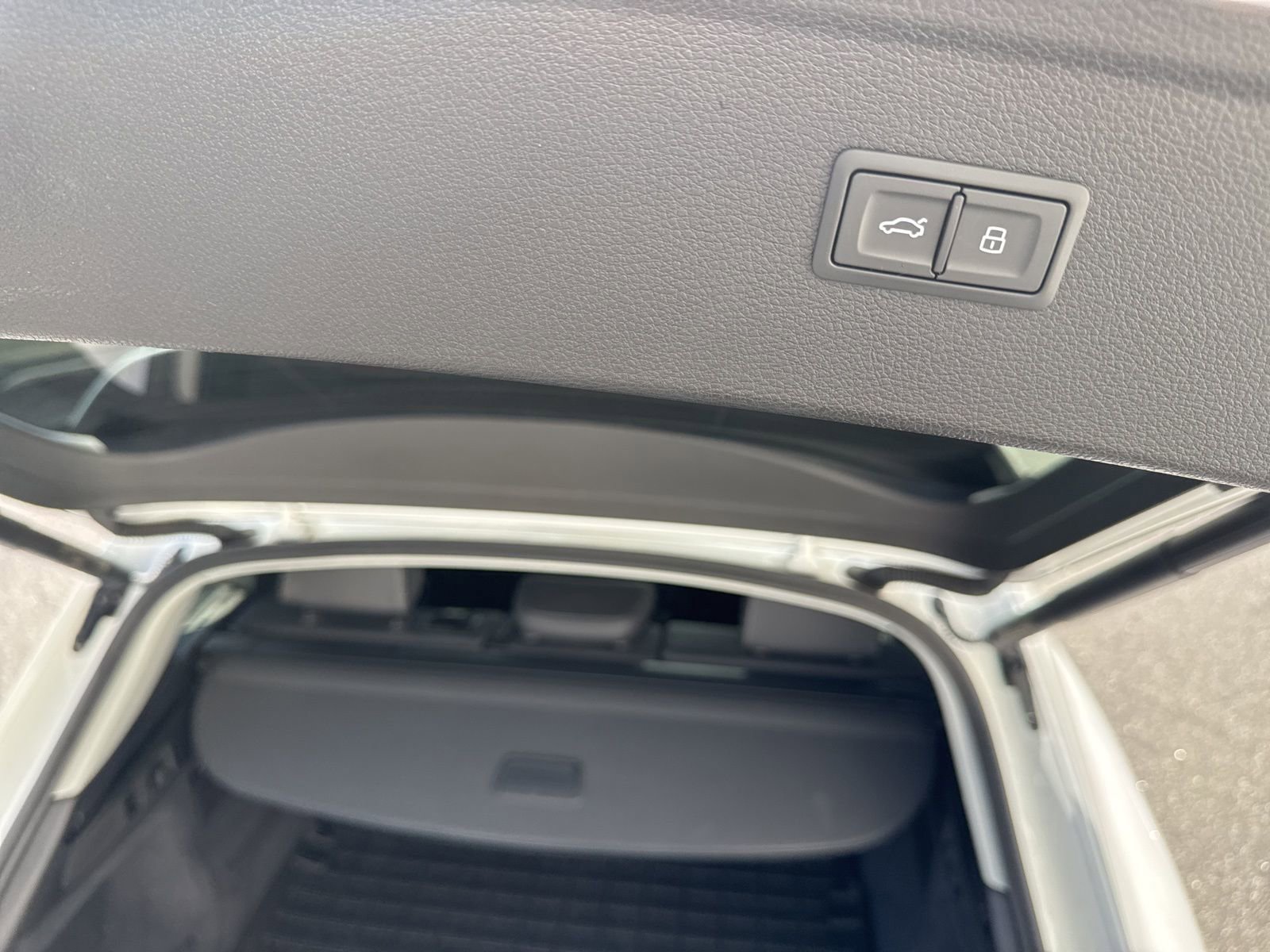 Used 2023 Audi Q5 2.0T Premium image 11