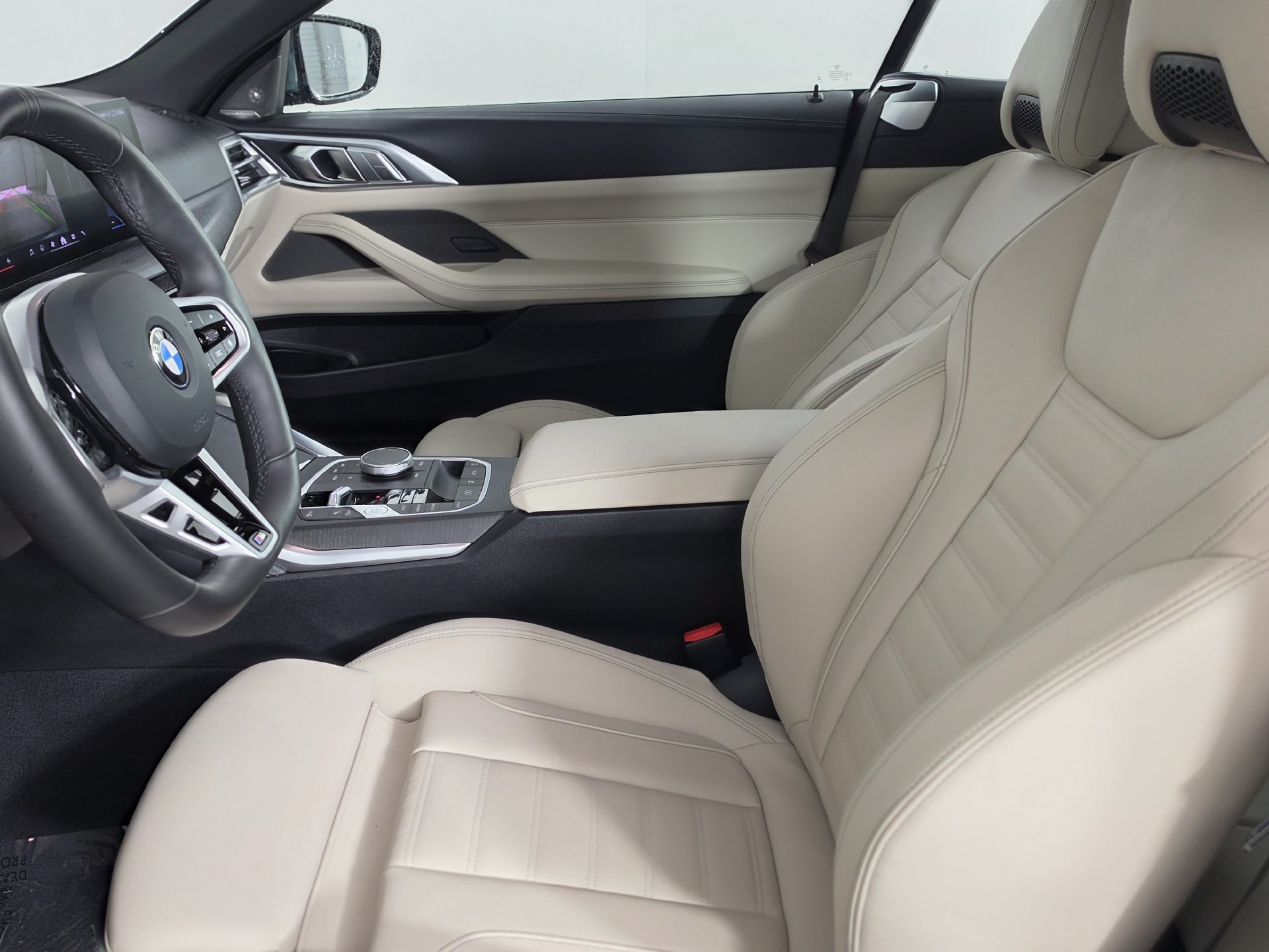 Used 2026 BMW 430i Convertible w/ M Sport Package RWD image 3