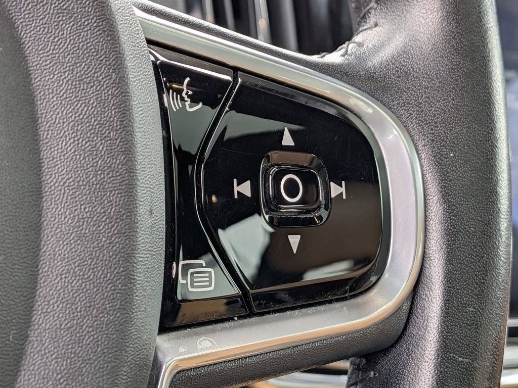 Used 2018 Volvo S90 T6 Momentum w/ Convenience Package image 18