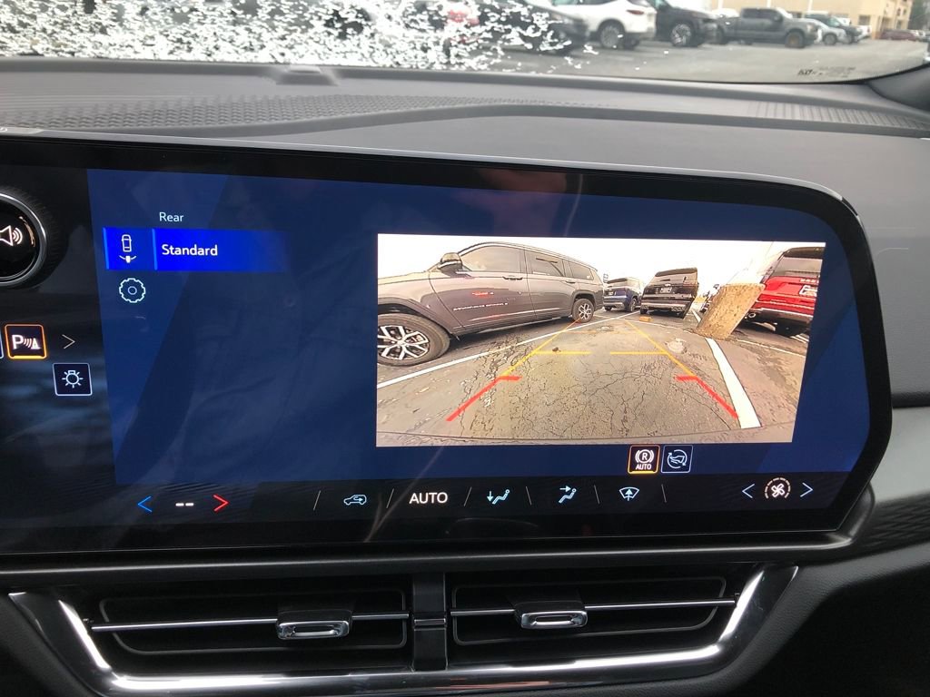 New 2026 Chevrolet Equinox EV LT image 19