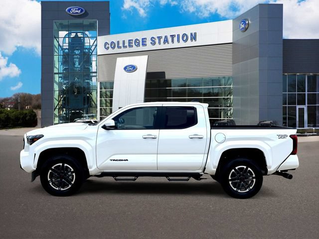 Used 2026 Toyota Tacoma TRD Sport RWD image 3