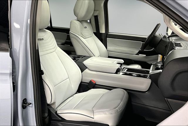 New 2026 Ford Expedition Max Platinum image 13